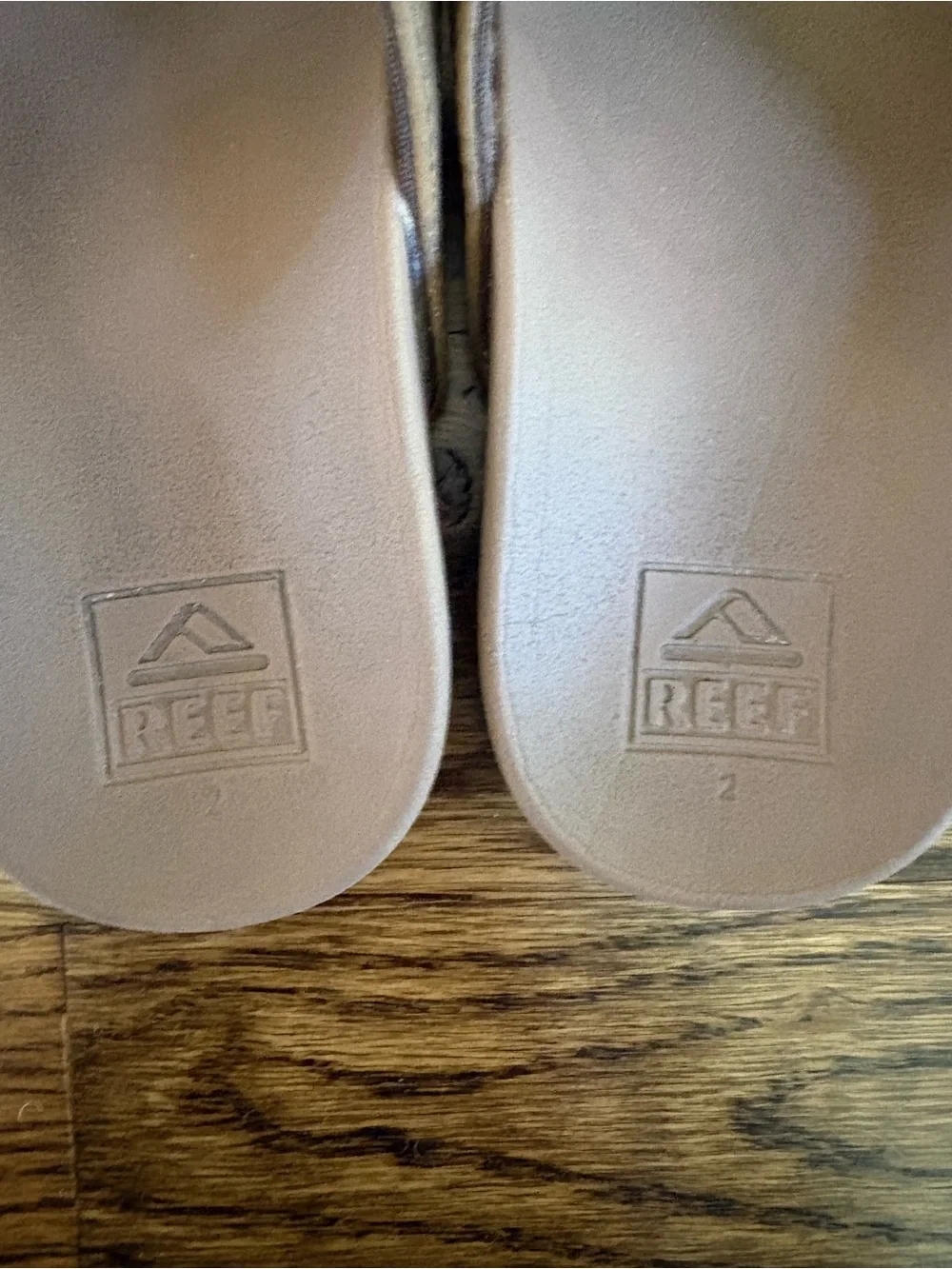 Reef Kids Flip Flops in Light Tan